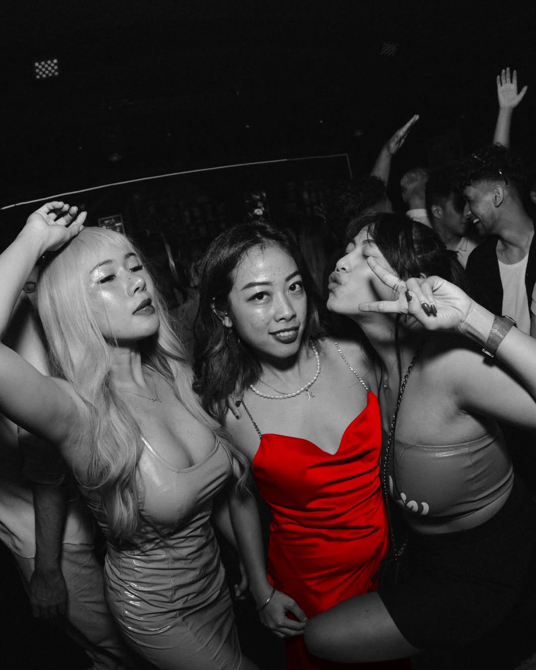 Mixy nightlife moment