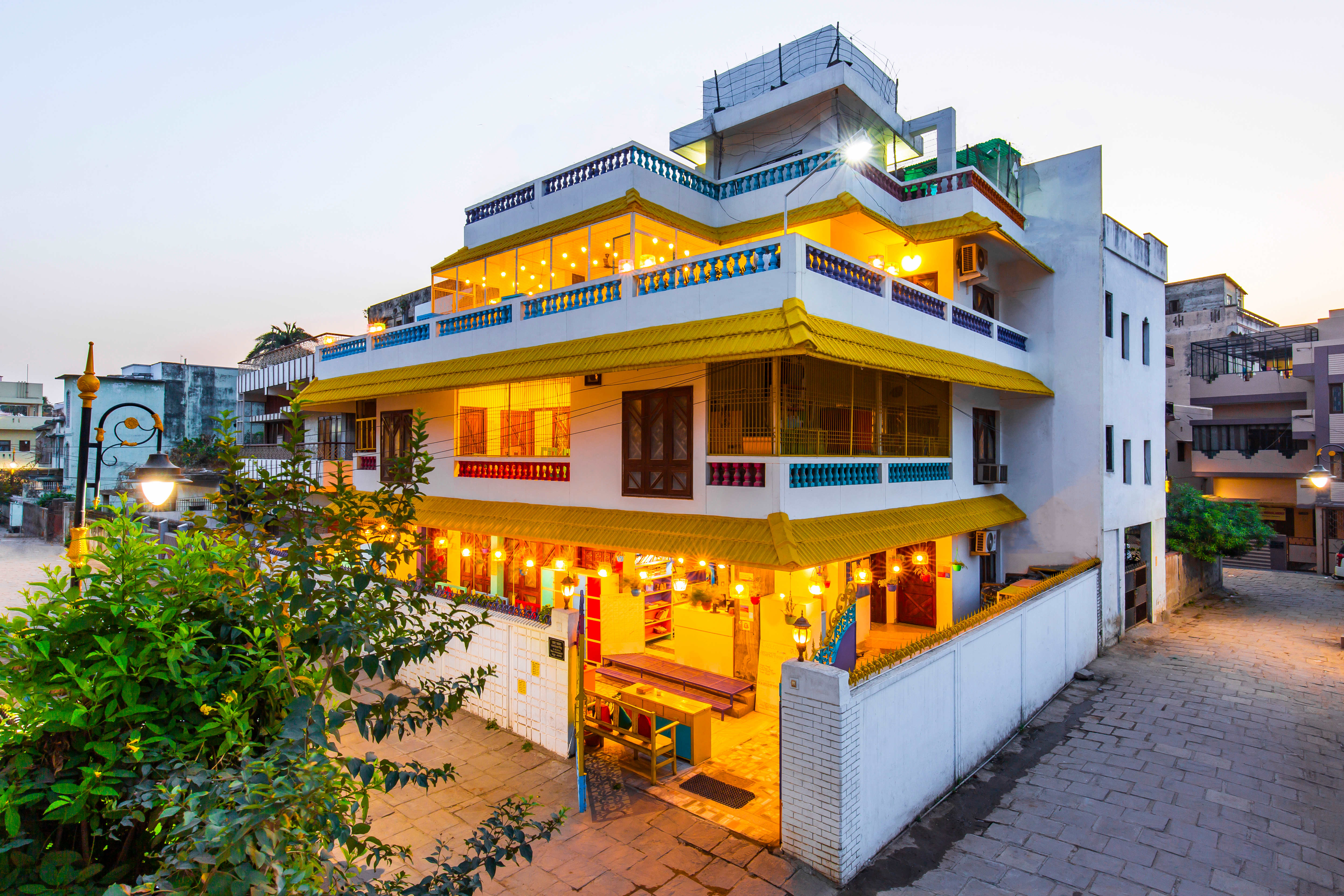 goSTOPS Lite Varanasi